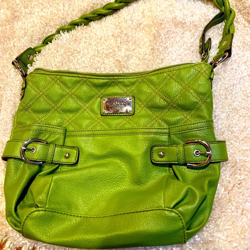 Relic  purse. 🦋🦋3 for 20 clearance price if bundled w any $15 or less item